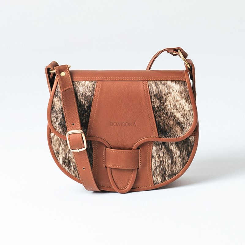 Colombian chic brown color carriel saddle bag in leather and cowhide - กระเป๋าแมสเซนเจอร์ - หนังแท้ สีนำ้ตาล