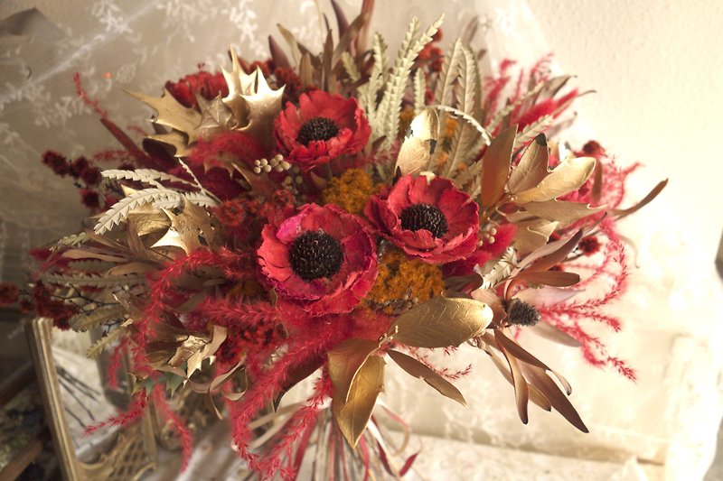 Wedding Floral Series~Retro gold and red bouquets - ช่อดอกไม้แห้ง - พืช/ดอกไม้ สีแดง