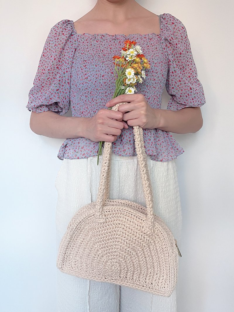 Handmade crochet oval long strap shoulder bags - beige crocheted knit cotton - กระเป๋าถือ - ผ้าฝ้าย/ผ้าลินิน สีกากี