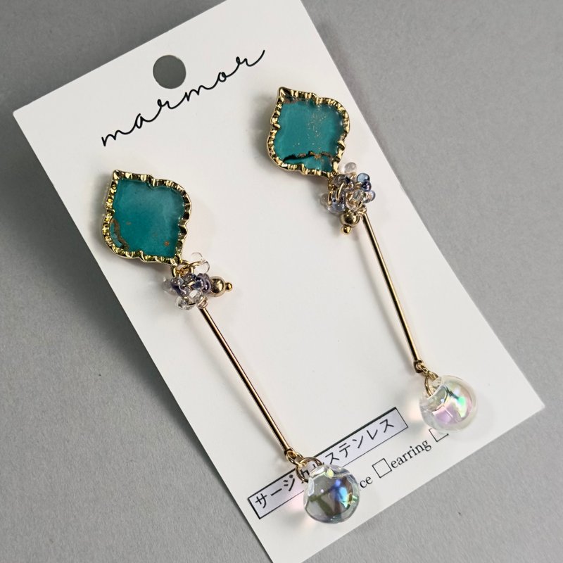 【1点のみ】ブルーグリーン　アルコールインクアート　 ロング　ピアス　サージカルステンレス　パール　ゴールド　青　緑　モロッカン　人と被らない　世界で一つ - 耳環/耳夾/耳骨夾 - 樹脂 綠色