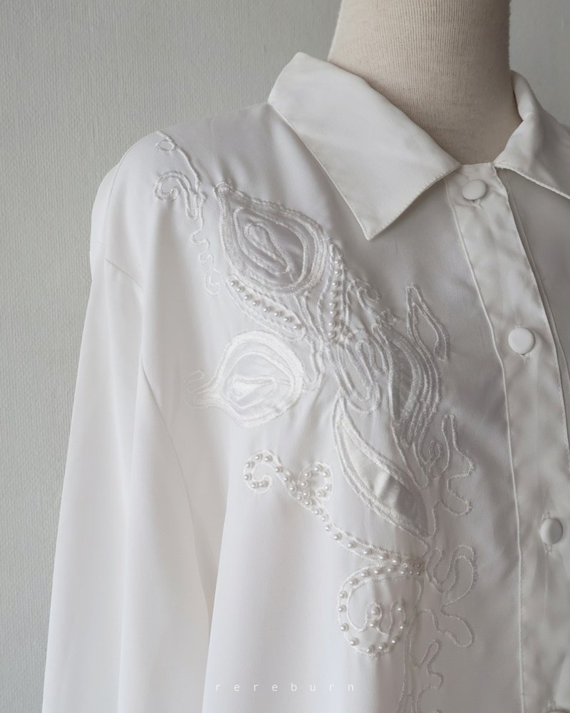 復古刺繡領韓國製寬鬆歐美版型長袖白色古著襯衫 - 女襯衫 - 聚酯纖維 白色