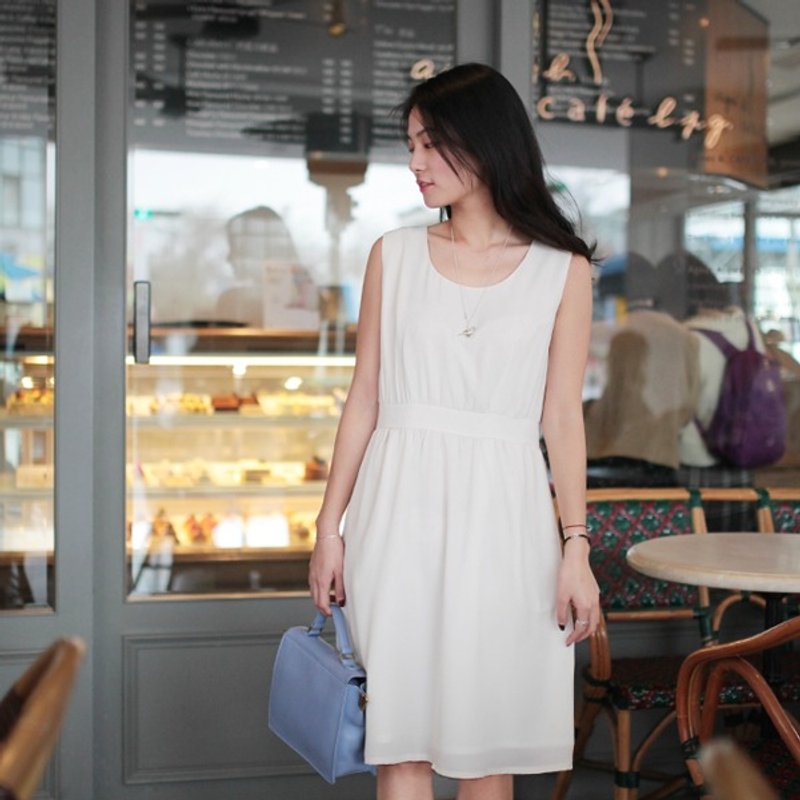 GT white round neck sleeveless dress - ชุดเดรส - วัสดุอื่นๆ 