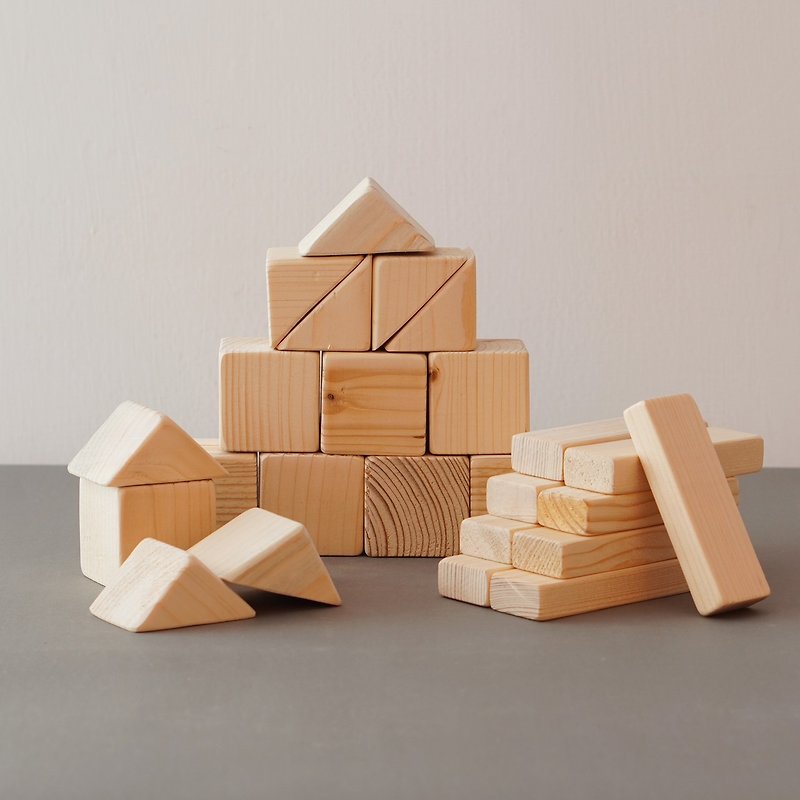 Wooden building block gift box (handmade from logs) - กล่องเก็บของ - ไม้ สีนำ้ตาล