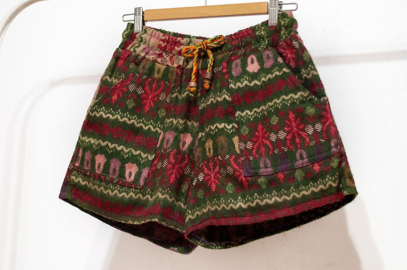 Women's ethnic style stitching wool shorts knitted shorts-green grassland Eastern European geometric ethnic style totem - Women's Shorts - Wool Green