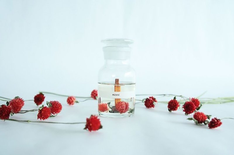 [Magazine publication gift popular No. 1 Strawberry Fields Aroma candle with sound] BOTANICAL BOTTLE - เทียน/เชิงเทียน - ขี้ผึ้ง 
