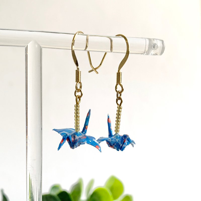 Japanese paper crane gold earring - ピアス・イヤリング - 紙 ブルー