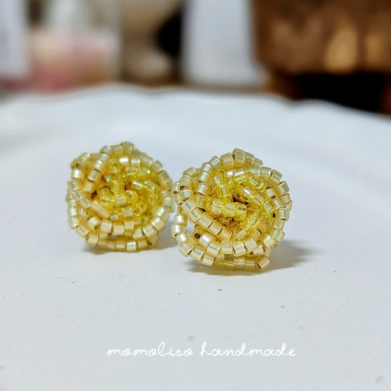 鉤針 串珠 編織花耳環 結球玫瑰 - 耳環/耳夾 - 其他材質 黃色