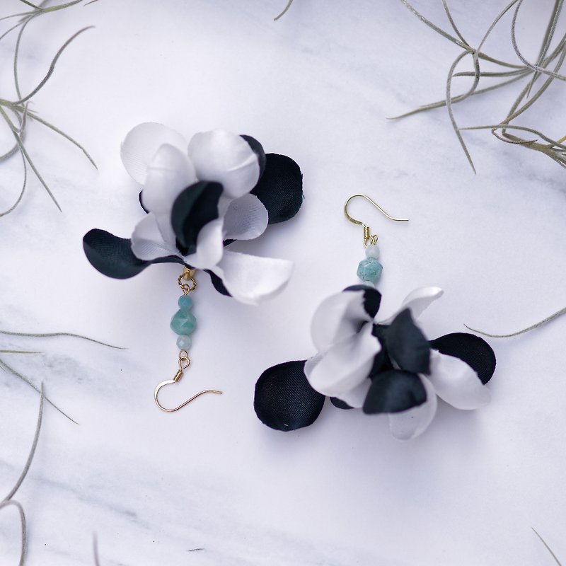 Ellen | Japanese-Style Dangle Golden Plating Floral Earrings - Fabric Flower - Earrings & Clip-ons - Other Materials Multicolor