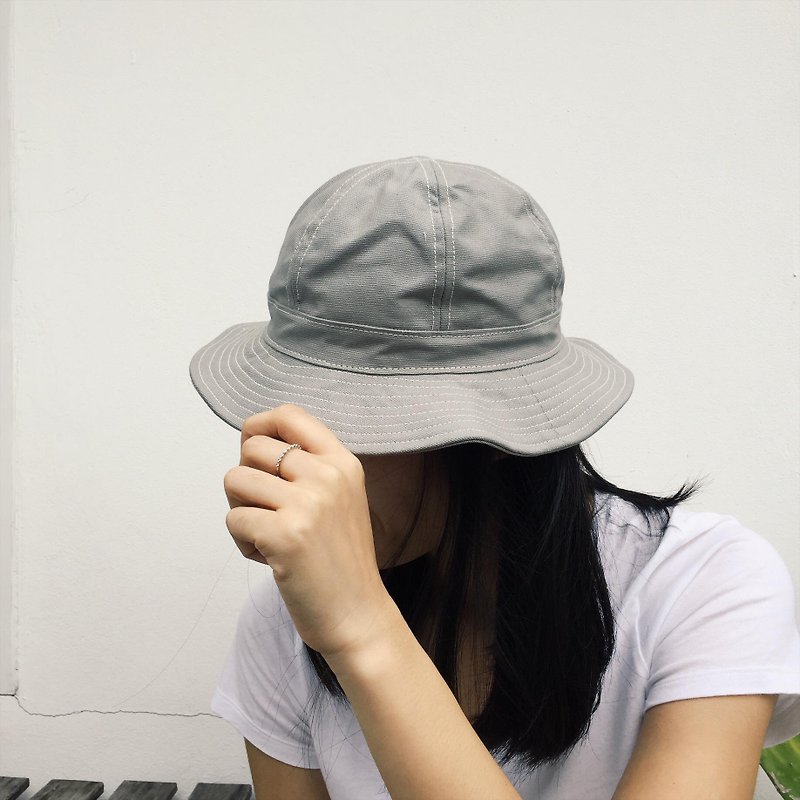 Light Gray Canvas Bucket Hat /Daisy mae /Daily use - หมวก - วัสดุอื่นๆ สีเทา