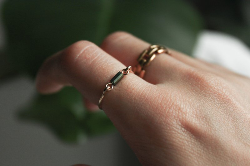 คริสตัล แหวนทั่วไป สีทอง - Dark green crystal ring 14kgf glass crystal 14K gold ring