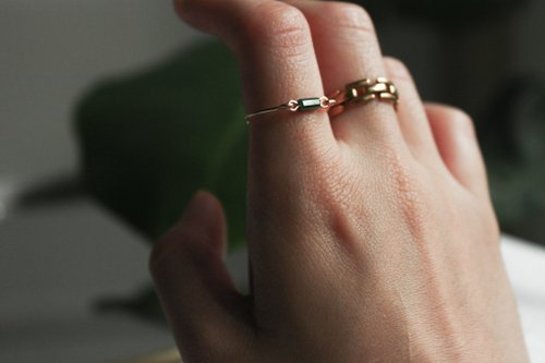 ゴールド クリスタルリング 美品ゴールド クリスタル リング 12号 - メルカリ