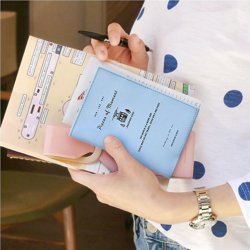 Iconic-飛行日記護照套-粉藍,ICO86857 - 護照夾/護照套 - 塑膠 藍色