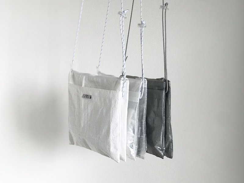 [shoulder bag] Ultra-lightweight, water-repellent polyethylene 4 storage sacoche - Messenger Bags & Sling Bags - Other Man-Made Fibers Transparent