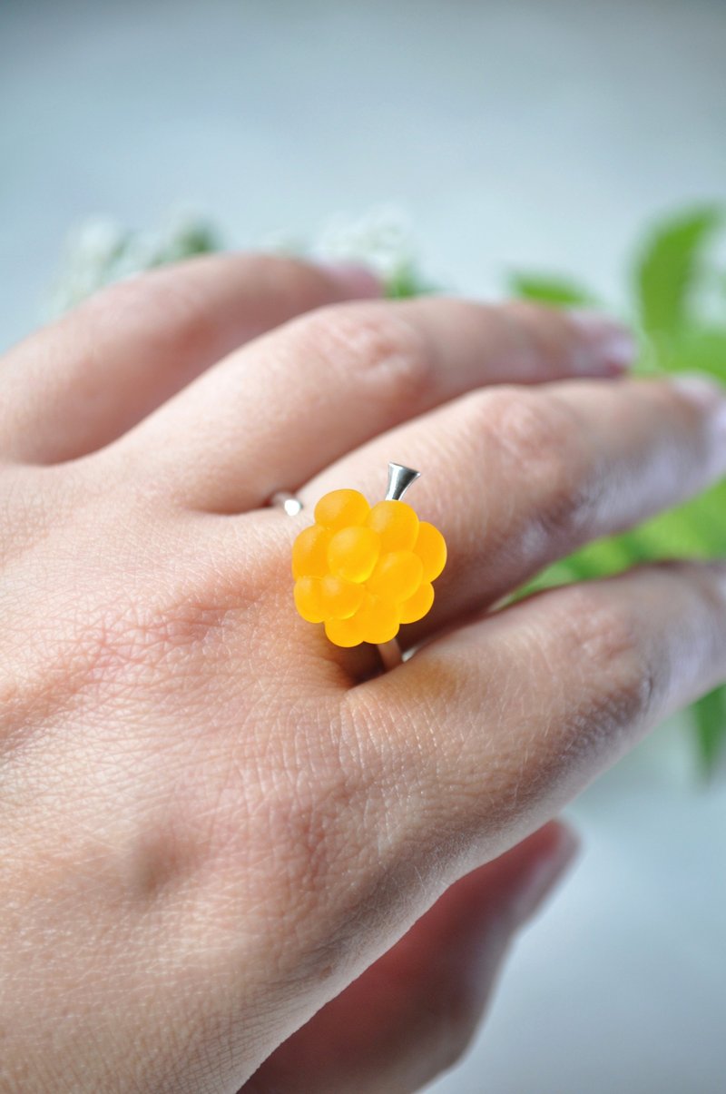 Yellow raspberry ring Silver food ring Friut ring - แหวนทั่วไป - แก้ว สีเหลือง