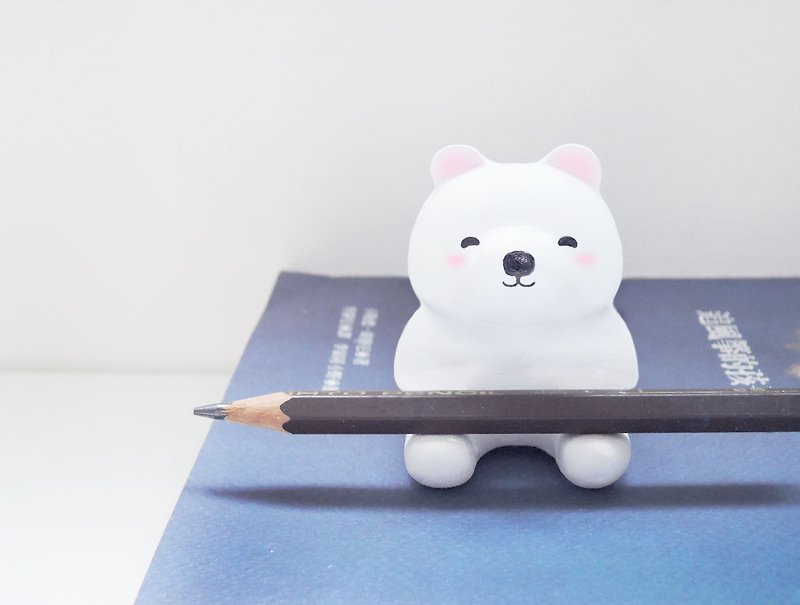 Uncle sitting cute polar bear doll penholder paperweight decoration handmade wooden healing small wood carving - ของวางตกแต่ง - ไม้ ขาว