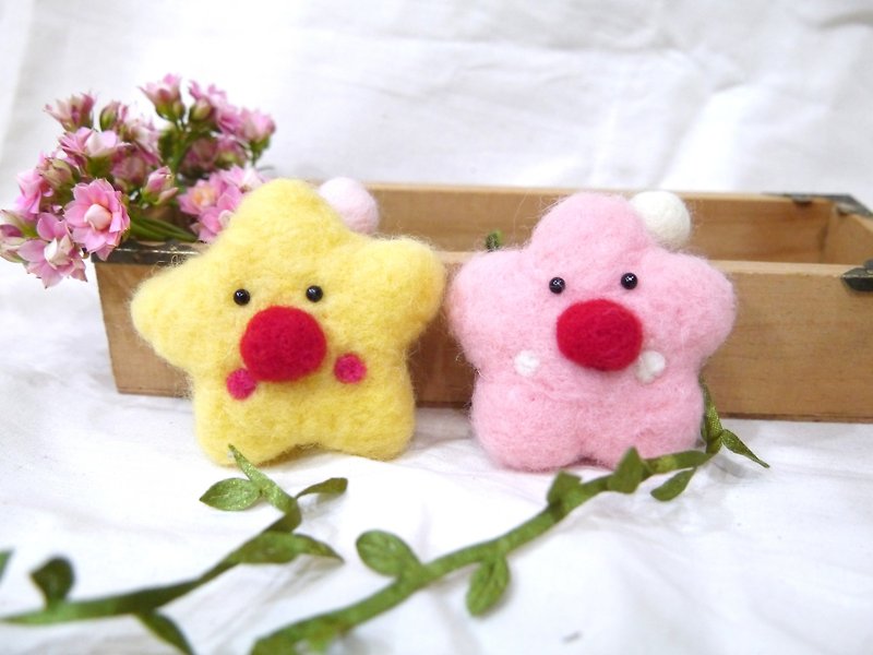 | Wool felt | stars to accompany you (strap / badge) to pick both colors - Keychains - Wool Yellow