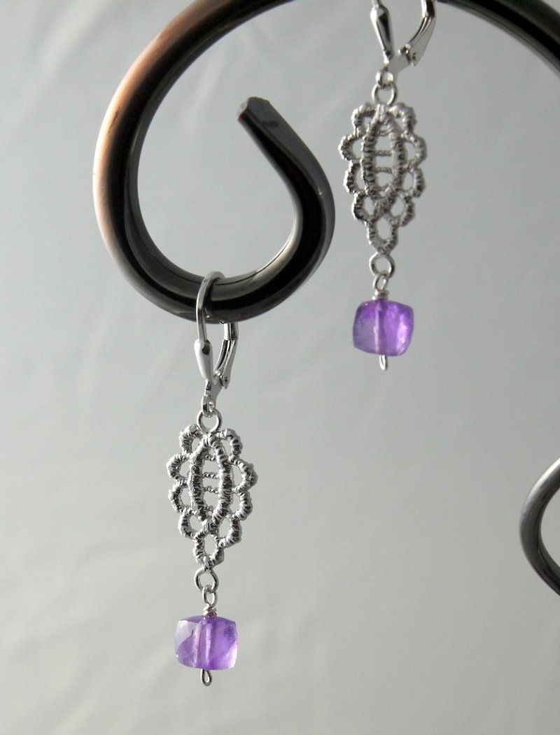 純銀蕾絲造型 天然紫水晶 法式純銀耳勾 Silver Earring - 耳環/耳夾 - 寶石 紫色