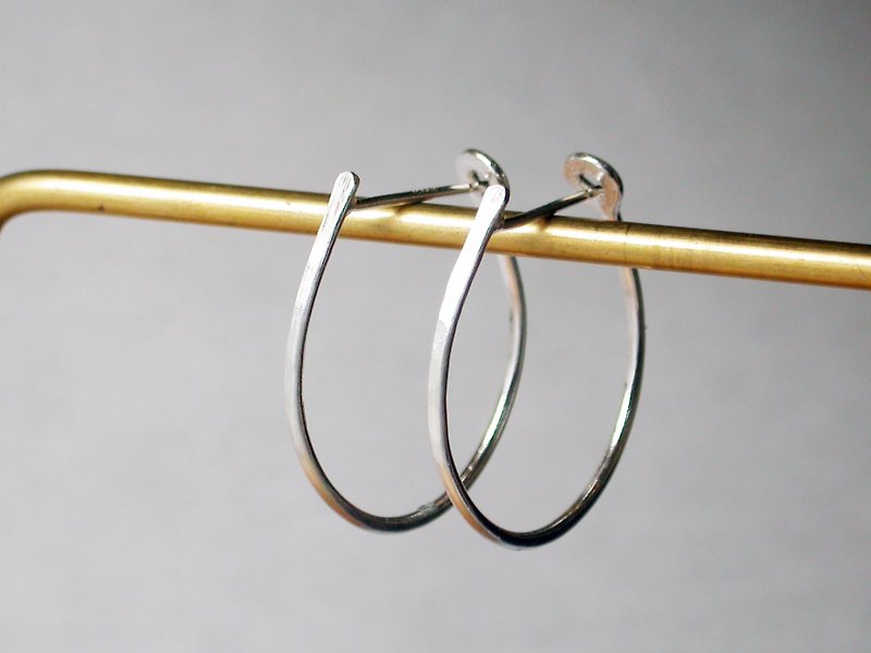 Line Series  #a25 round line earring - Earrings & Clip-ons - Silver White