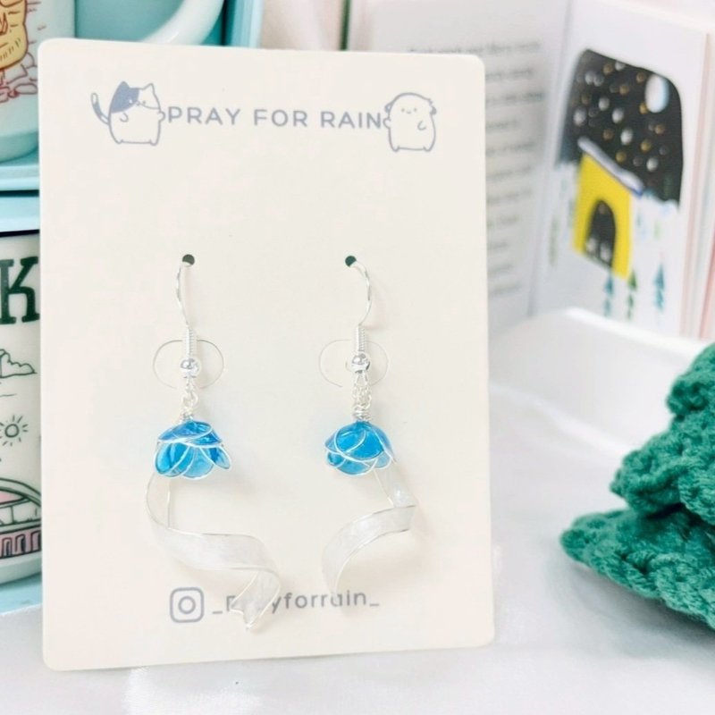Christmas Special - Winter Night Lily of the Valley Earrings / Handmade Crystal Flower Accessories - ต่างหู - เรซิน 
