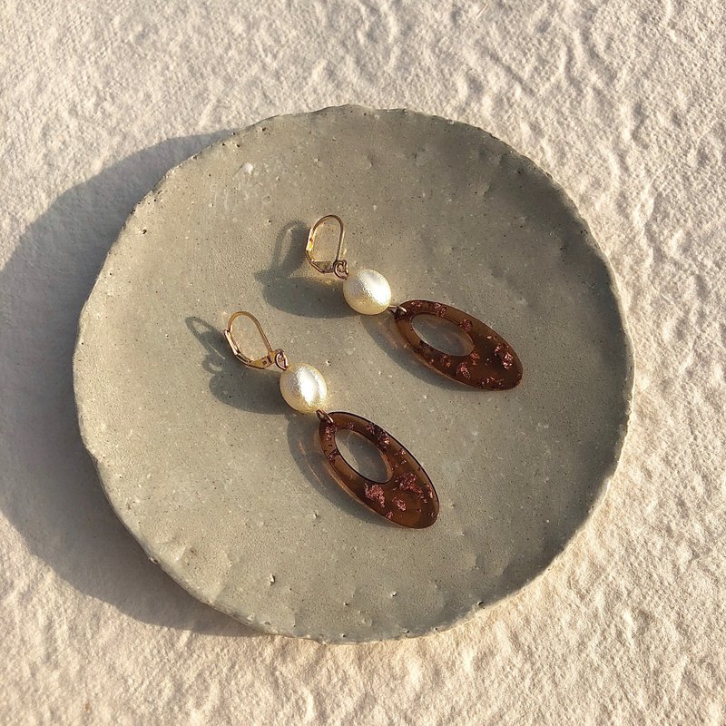 ••• Shallow Baked Caramel White Jade••• - Earrings & Clip-ons - Acrylic Brown