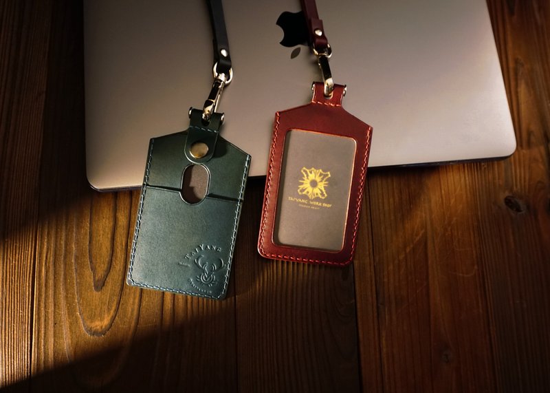 Deer head hand-stitched classic identification card holder (with lanyard) - ที่ใส่บัตรคล้องคอ - หนังแท้ สีน้ำเงิน