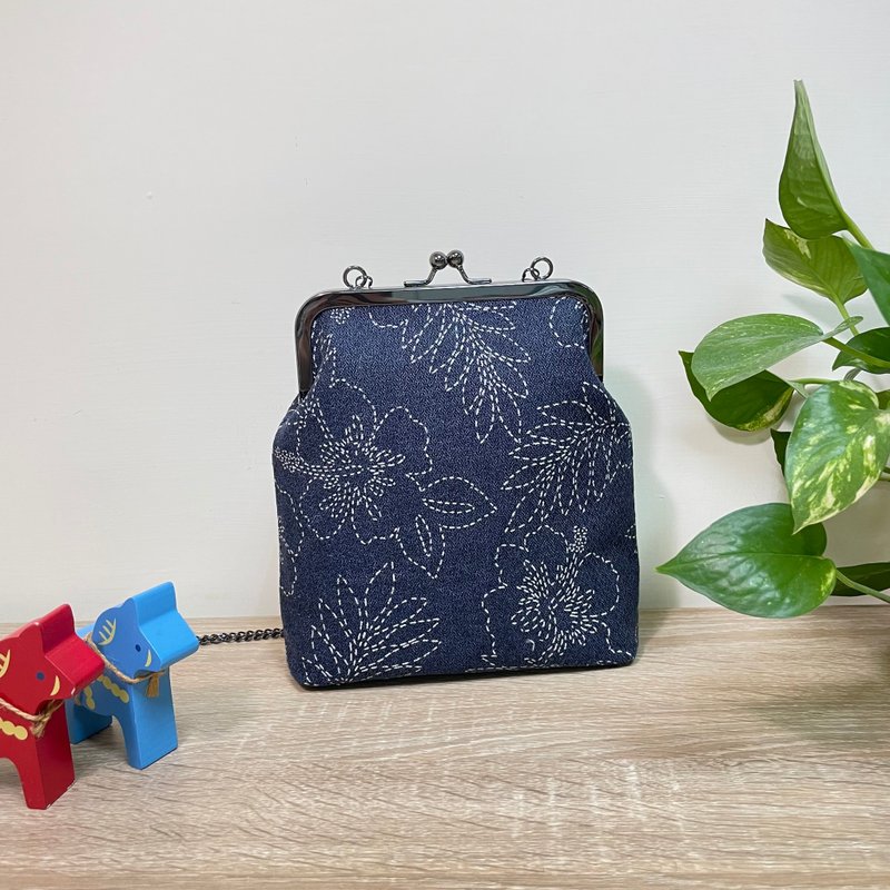 Elegant line flower kiss lock bag/ crossbody bag / side bag / carry-on bag - Messenger Bags & Sling Bags - Cotton & Hemp Blue