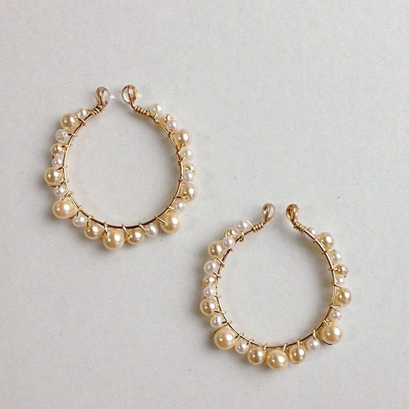 14 kgf freshwater pearl AAA  vintage glass pearl hoop earclipsOR pierced earring - 耳環/耳夾 - 寶石 白色