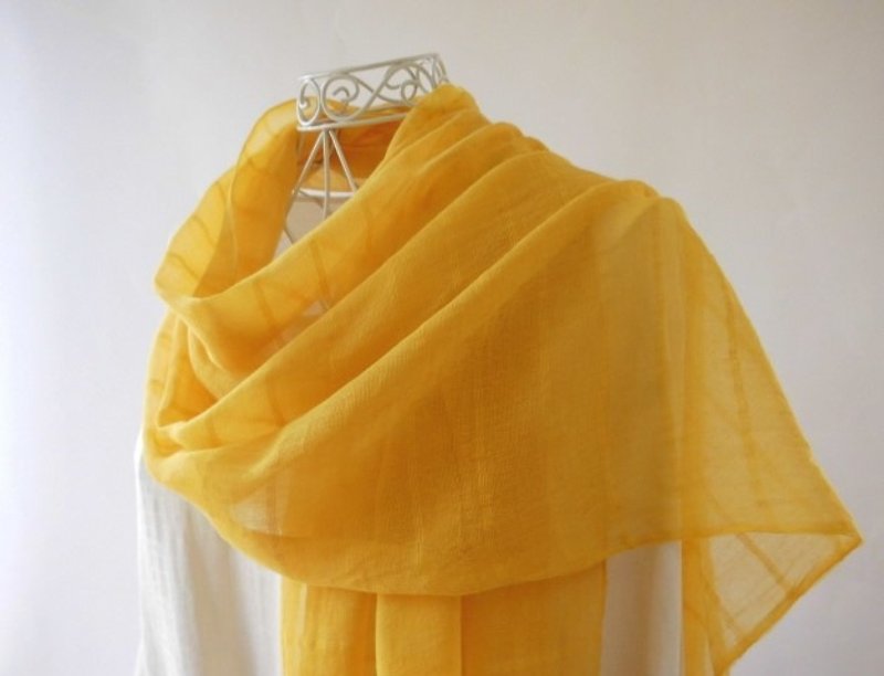 Mary gold dyeing / soft cotton swinging in the wind · long stall - ผ้าพันคอ - ผ้าฝ้าย/ผ้าลินิน สีเหลือง