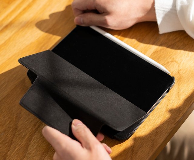 非売品レザー製iPadケース ブラック　MINIロゴ入り スキンシール iPad mini (A17 Pro) / (第6世代) ブラックレザー