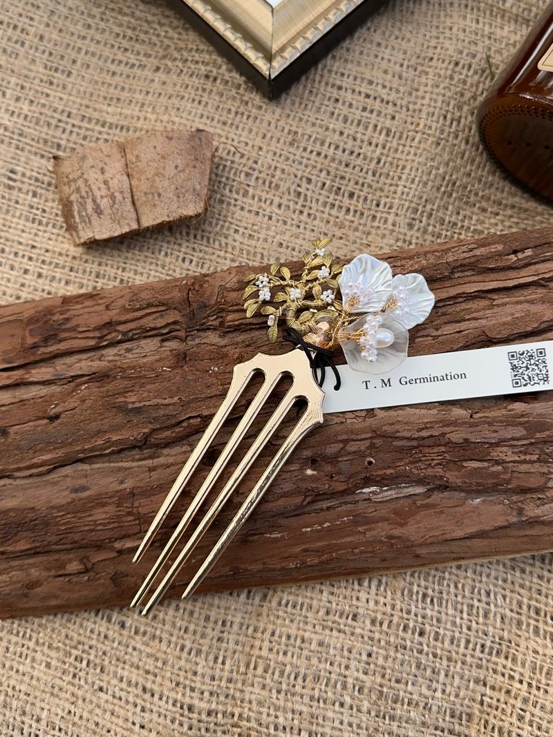 Zhizhi handmade Bronze hairpin and four-tooth hair comb - Hair Accessories - Resin Gold