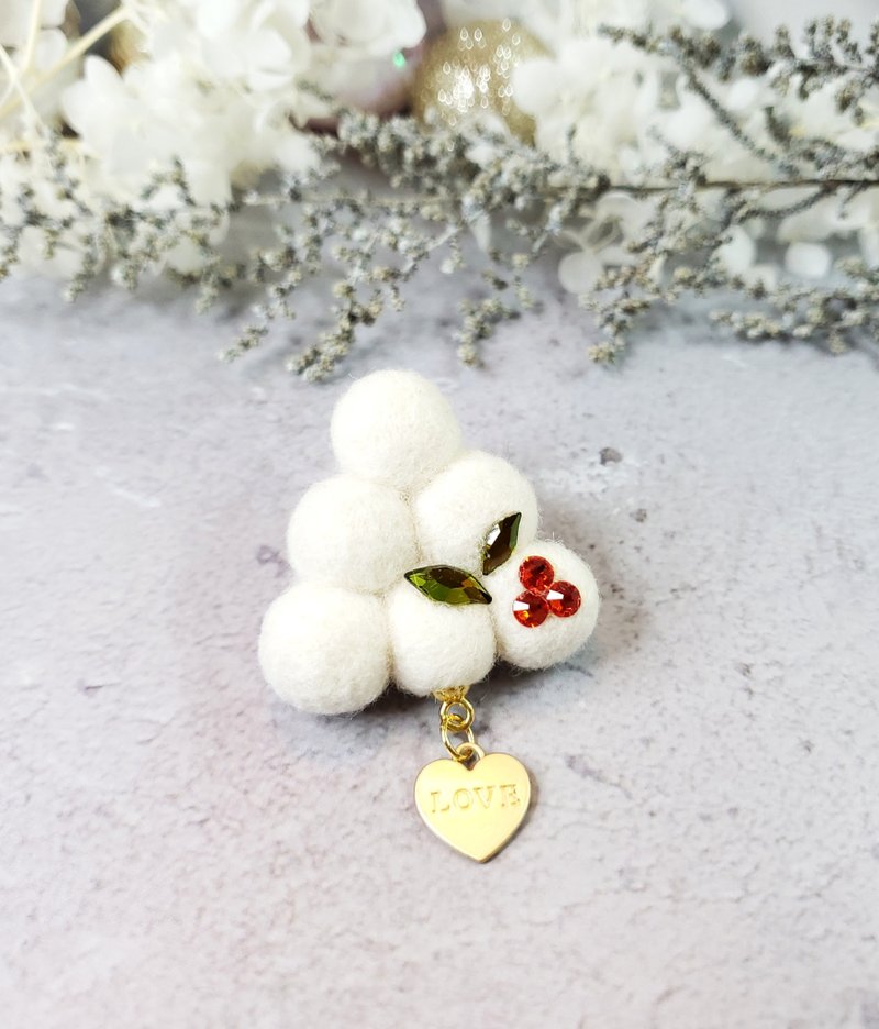 Snow White Christmas Tree Wool Felt Brooch Swarovski Comes with Box - เข็มกลัด - ขนแกะ ขาว