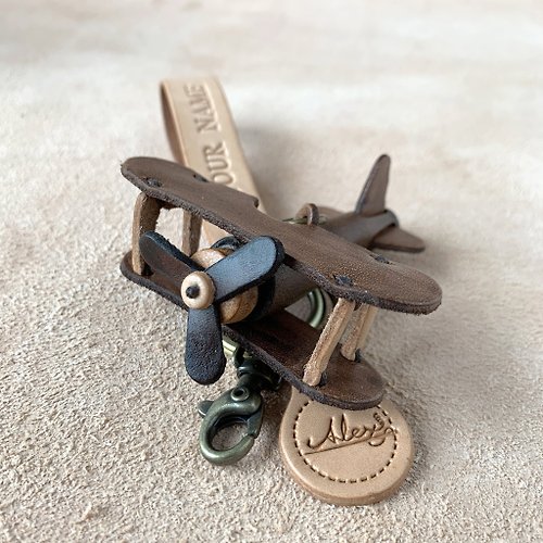 放手作皮革 雙翼飛機(手染茶色)-真皮植鞣 皮革鑰匙圈 吊飾 裝飾品