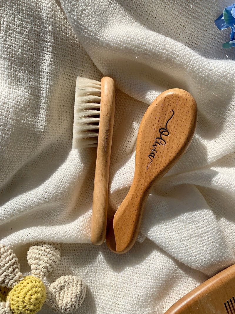 Personalized Wooden Baby Hair Brush, Newborn Baby Gift, New Baby Shower Gift - Baby Accessories - Wood 
