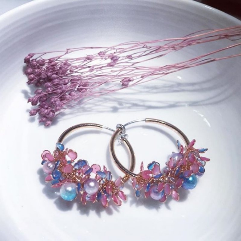 Angel's flower basket two-color 【Molan】 - Earrings & Clip-ons - Other Materials Pink