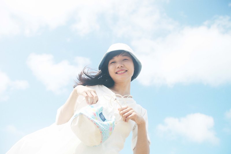 SummerLook - 帽子＋水桶包 組合優惠 (全館花色皆可選擇) - 側背包/斜背包 - 棉．麻 藍色