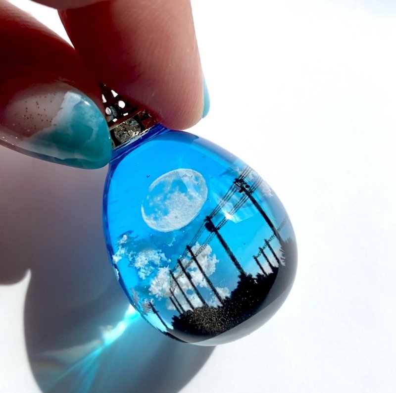 Cloud resin, refreshing blue sky, Sky egg4 recommended string pendant - Necklaces - Resin Blue