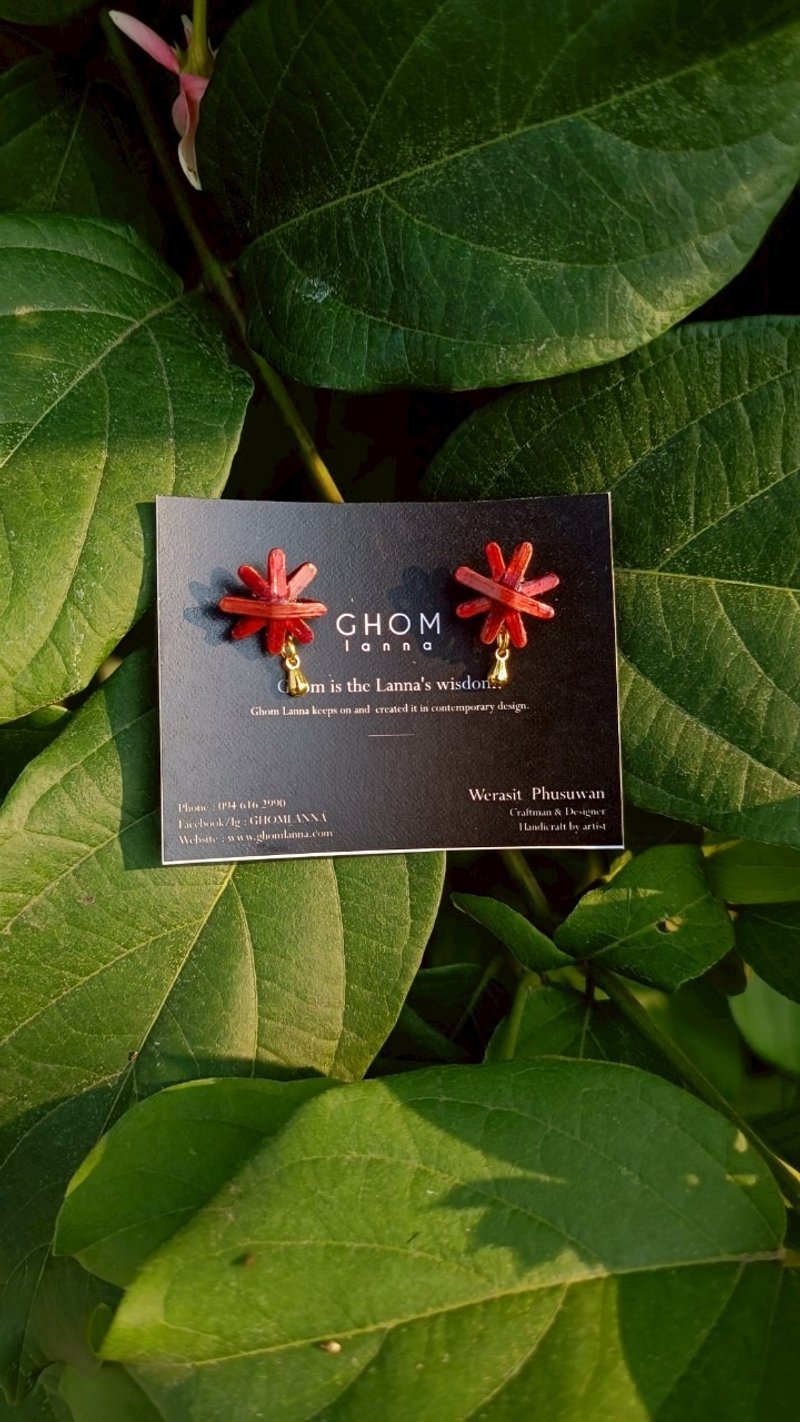Sailom Raycwn Flowers Earrings (Sailom Ranjuan) - 耳環/耳夾/耳骨夾 - 竹 多色