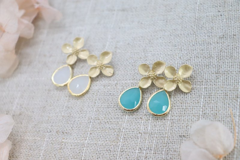 Pretty Teardrop Crystal Stones & Lucky Four Leaf Flower Post Earrings - 耳環/耳夾/耳骨夾 - 水晶 