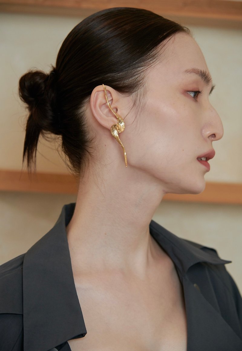 Jingri Yinguang double volume earrings are sold separately - ต่างหู - เครื่องประดับ สีทอง