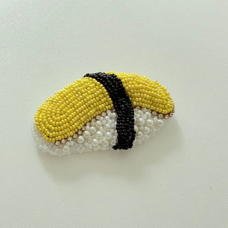 Tamagoyaki Nigiri Sushi/Tongue Fun Series. Handmade bead pins - Badges & Pins - Other Materials 