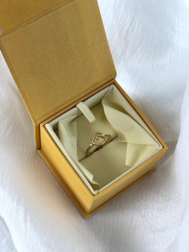 【 日本直送　名牌中古包 】FENDI フェンディ 指輪 ゴールド Fロゴ サイドストーン vintage 6gs24t - 戒指 - 其他金屬 金色
