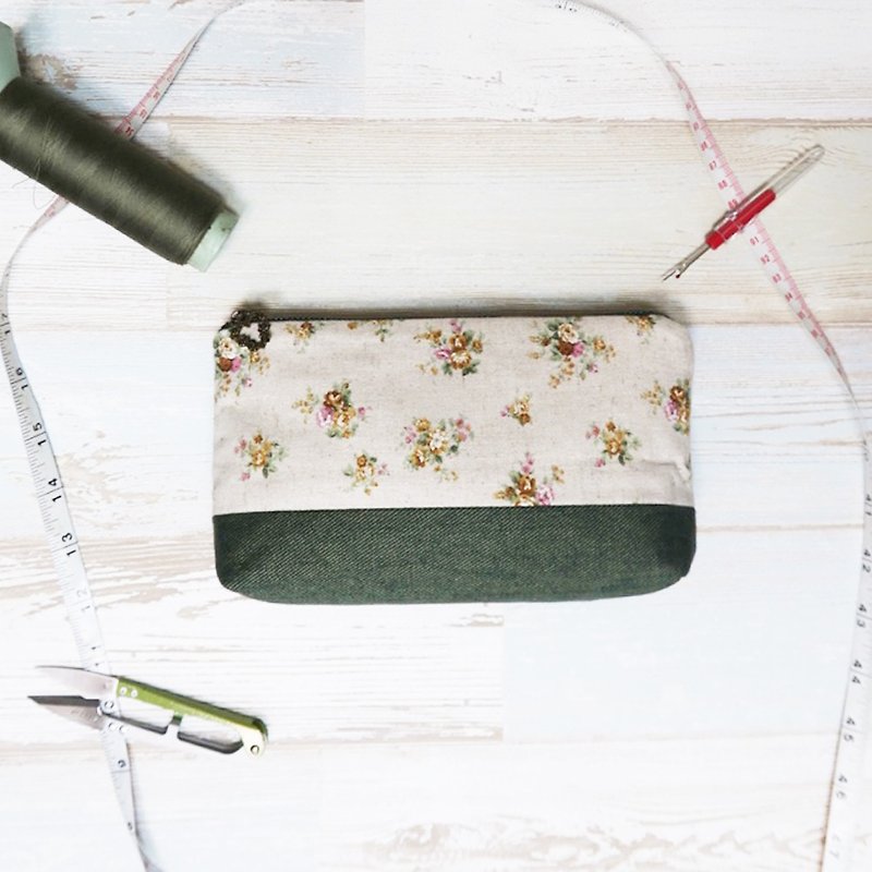 fairy garden  - cosmetic zipper  pencil bag - กระเป๋าคลัทช์ - ผ้าฝ้าย/ผ้าลินิน สีเขียว