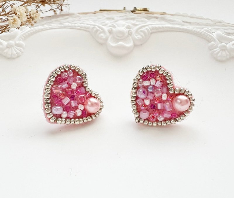 Girl's Heart Pink Love Hand Embroidered Beaded Earrings Ring - ต่างหู - ไข่มุก สึชมพู