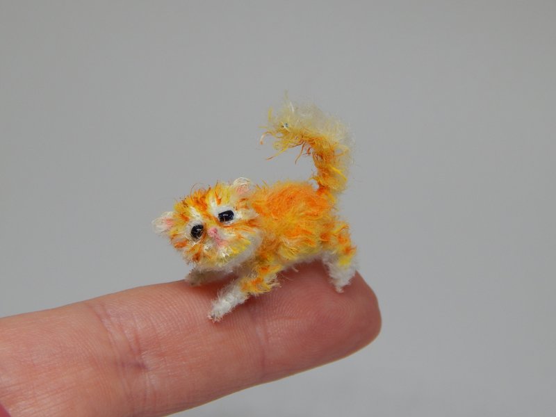 Micro kitten is 2 centimeters tall - Stuffed Dolls & Figurines - Other Materials Orange