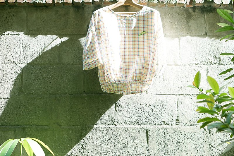 Color weaving lattice lovely lattice sleeves shirt (green hill last one) - เสื้อผู้หญิง - ผ้าฝ้าย/ผ้าลินิน สึชมพู