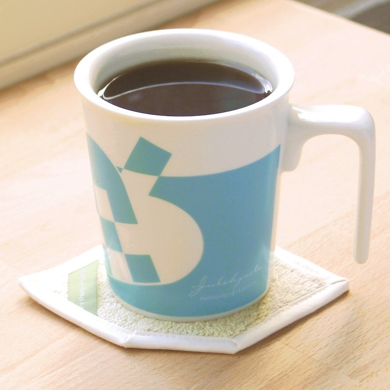 【辦公桌必備】丹麥樅之心-親親馬克杯+純棉吸水杯墊 禮盒/可加蓋 - 咖啡杯 - 瓷 藍色
