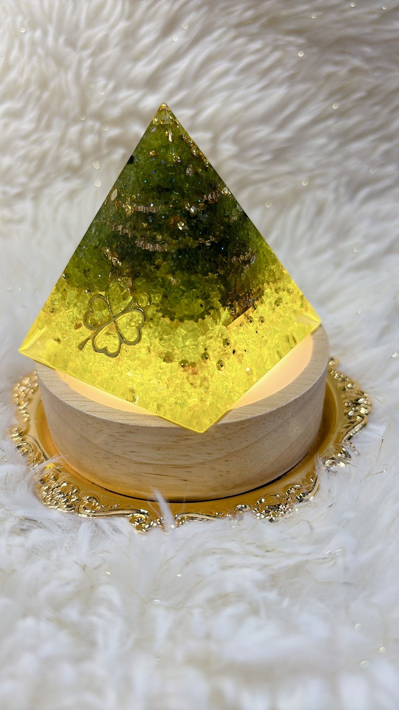 Peace and Luck- Stone Ogon Energy Pyramid - Items for Display - Crystal Green