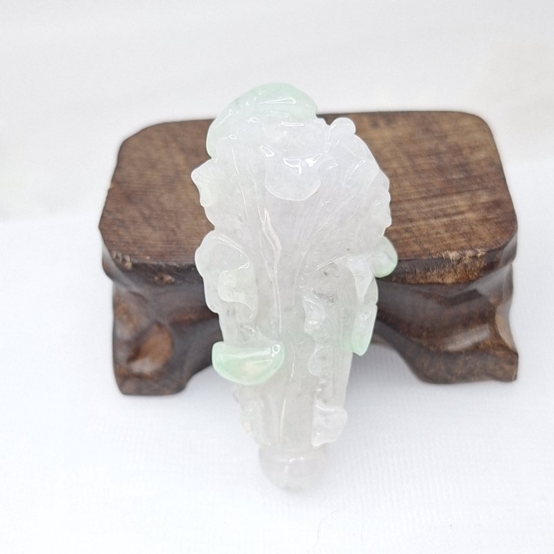 Icy violet bottom with embellished hand-carved cabbage pendant | Natural Burmese jade A grade jadeite - สร้อยคอ - หยก 