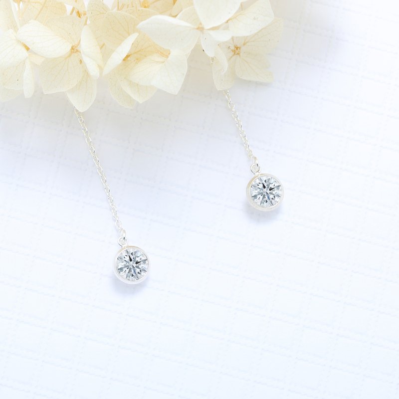 【Angel & Me】5A Swiss Diamond s925 sterling silver earrings Birthday gift - ต่างหู - เงินแท้ สีเงิน