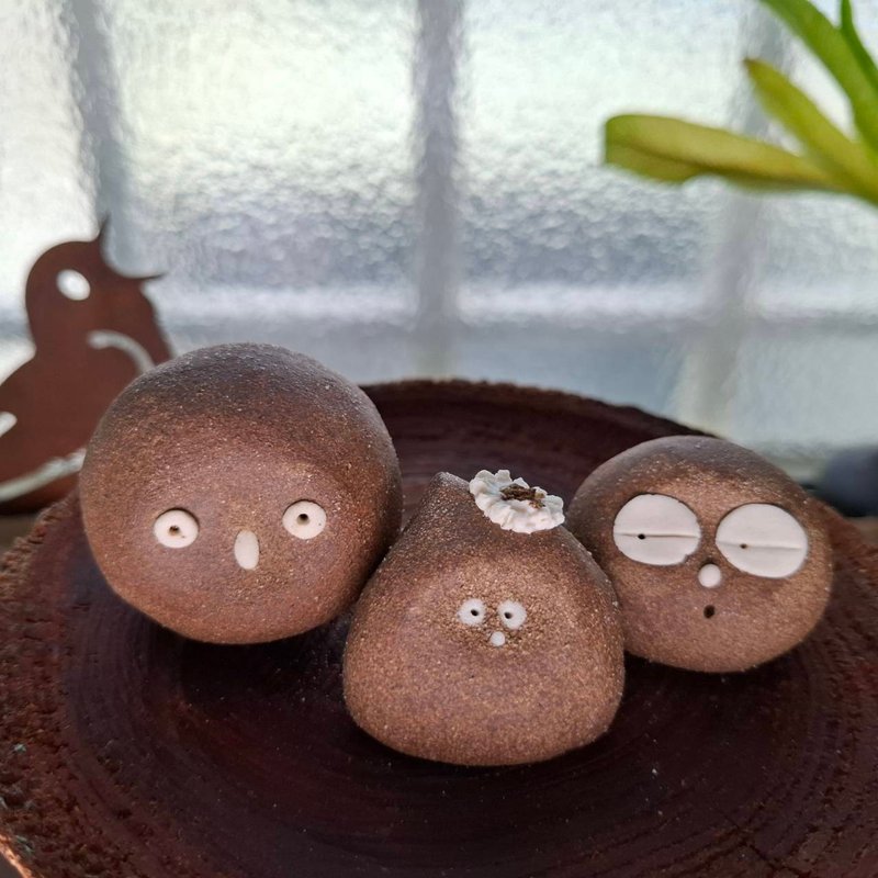 陶偶一家人系列- 19 號 療癒系手作陶偶 文創 擺飾 - 公仔/玩偶 - 陶 